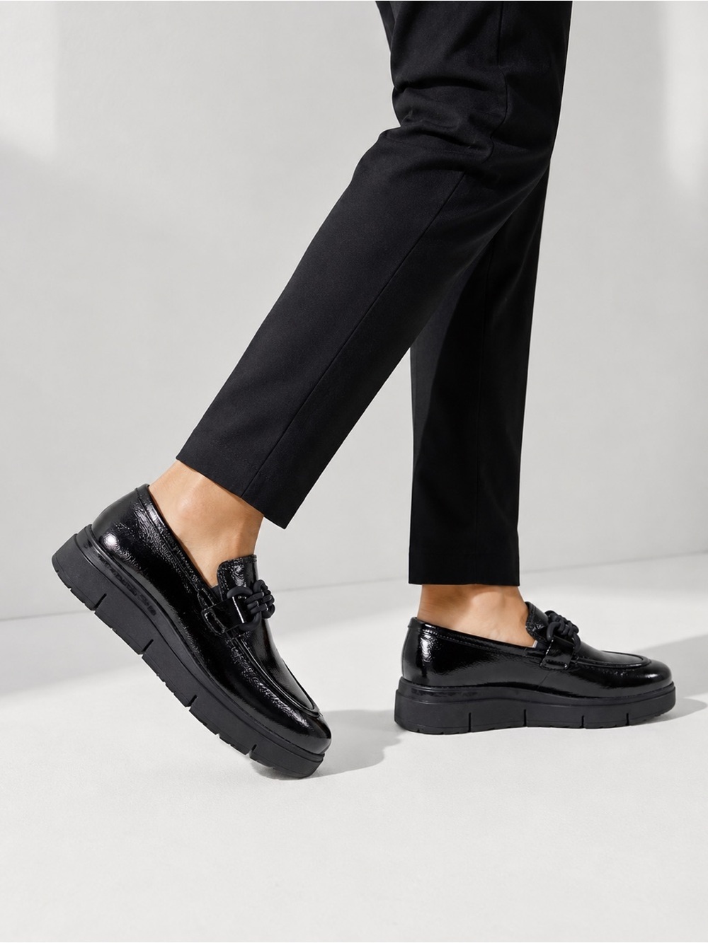 Clarks Loriini Izzy Chunky Loafers Black Patent Leather Slip-On Shoes NIB